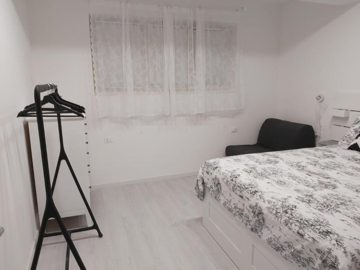 Holiday House Fieravecchia サレルノ エクステリア 写真